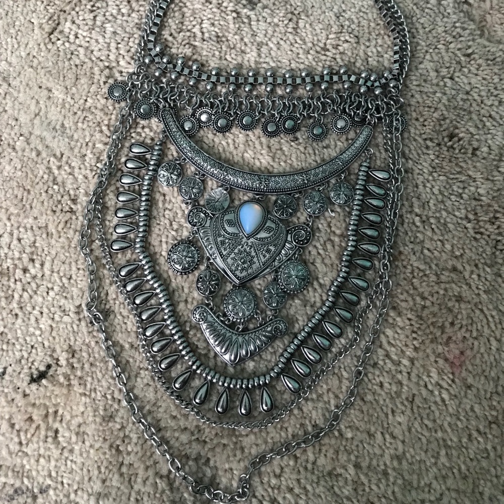 Forever 21 statement necklace